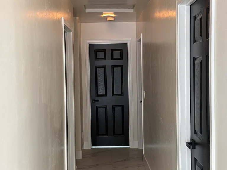 646 S Sunshine Ave — Photo 2