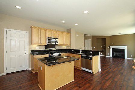4th image of 92 Thomas Ave