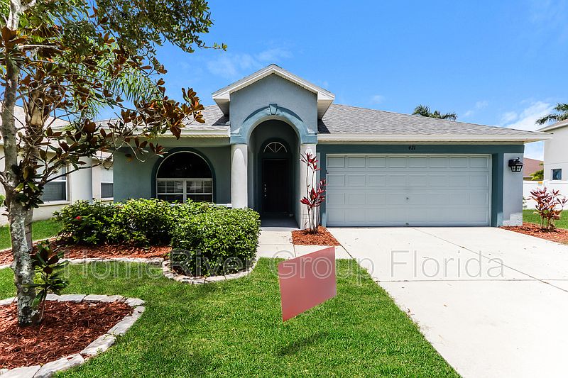 1st image of 421 Stone Briar Dr