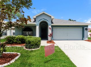 421 Stone Briar Dr, Ruskin, FL 33570