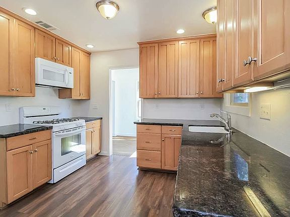 3rd image of 422 S Kennicott Ave