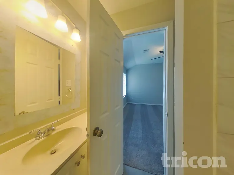 25402 Holyoke Ln — Photo 9