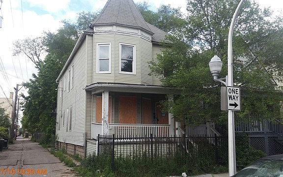 2nd image of 814 N Leamington Ave
