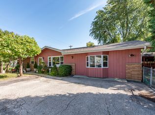 19 E Washington St, Round Lake Park, IL 60073