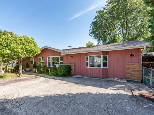 19 E Washington St, Round Lake Park, IL 60073