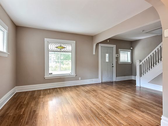 4th image of 2929 32nd Ave S