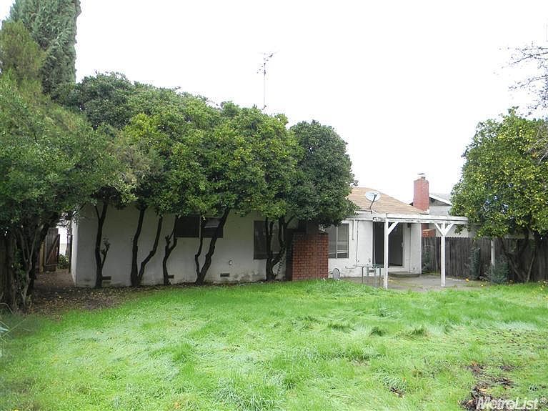2nd image of 14 Ness Ct