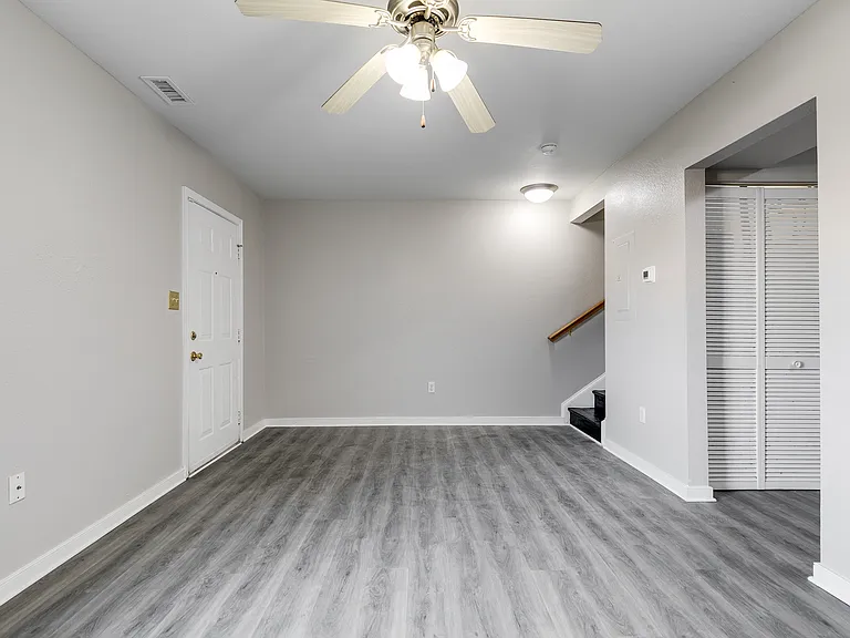 3528 E Richmond Rd #15 — Photo 8