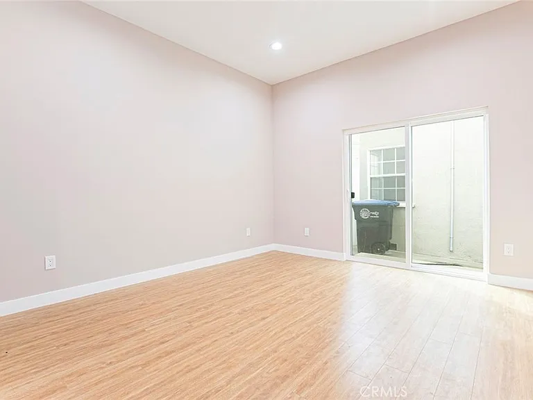 741 E Doran St #B — Photo 14