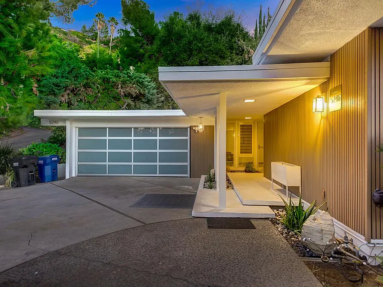 5246 Gould Ave — Photo 2