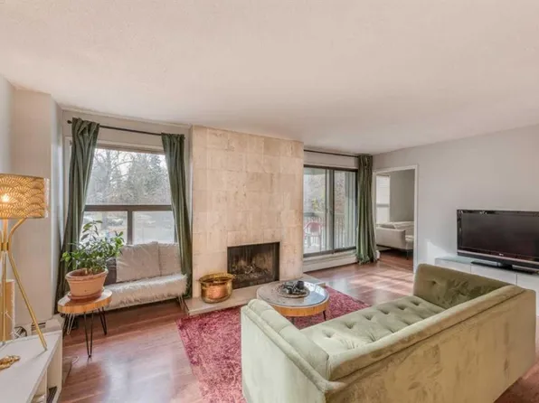 626 W 24th Ave SW #305, Calgary, AB T2S 0K6