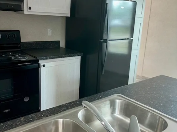 1325 Kenneth Dr, Spring Lake, NC 28390