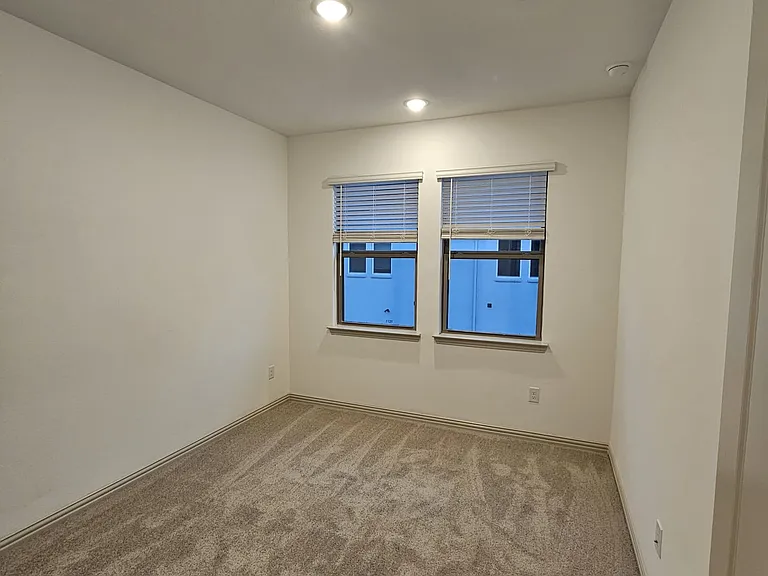 4336 Hopewell St — Photo 15