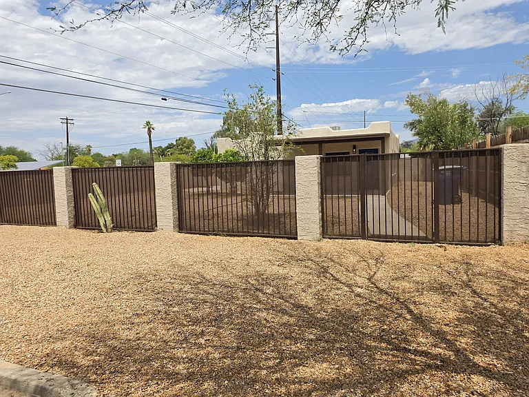 3901 E Montecito St — Photo 18