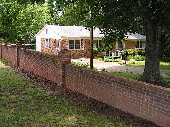 4th image of 308 Windwood Dr