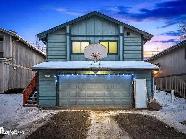 1979 Commodore Dr, Anchorage, AK 99507