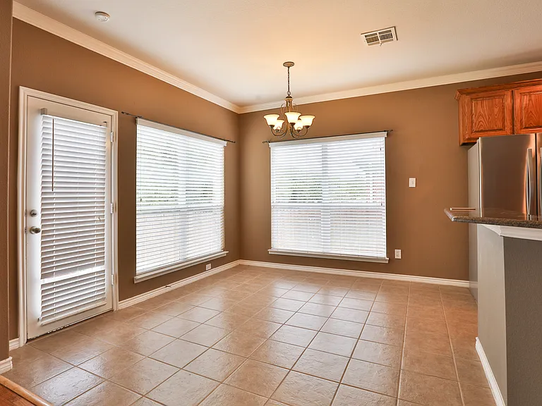 11921 Kingsville Dr — Photo 12