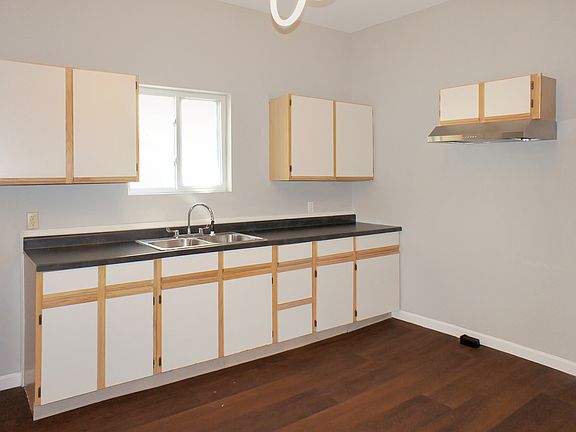 4th image of 1149 W 28th St