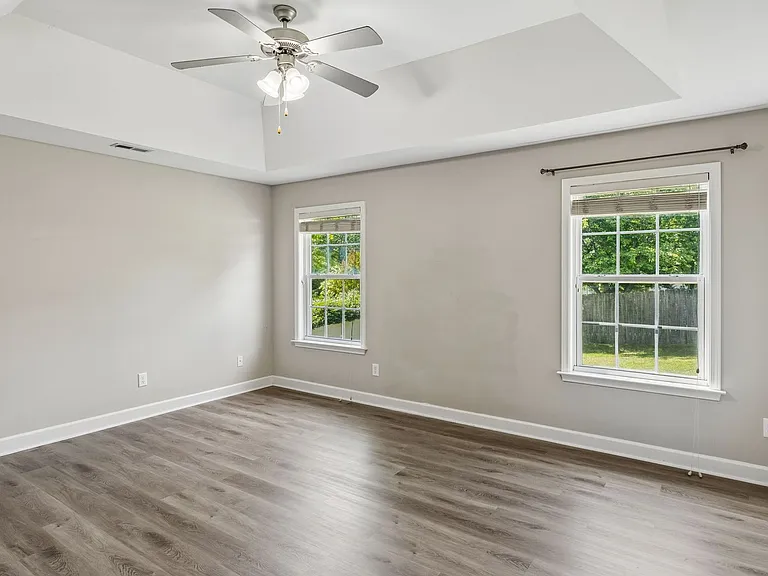 2601 Danbury Cir — Photo 19