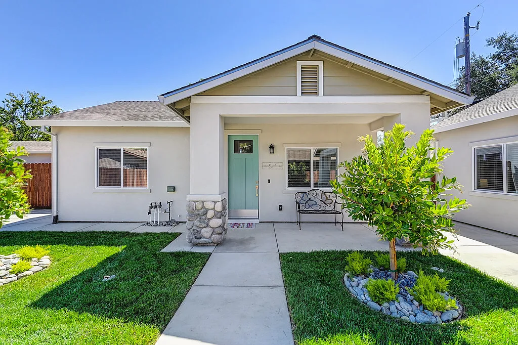 2 bed, $2,195 — Photo 1