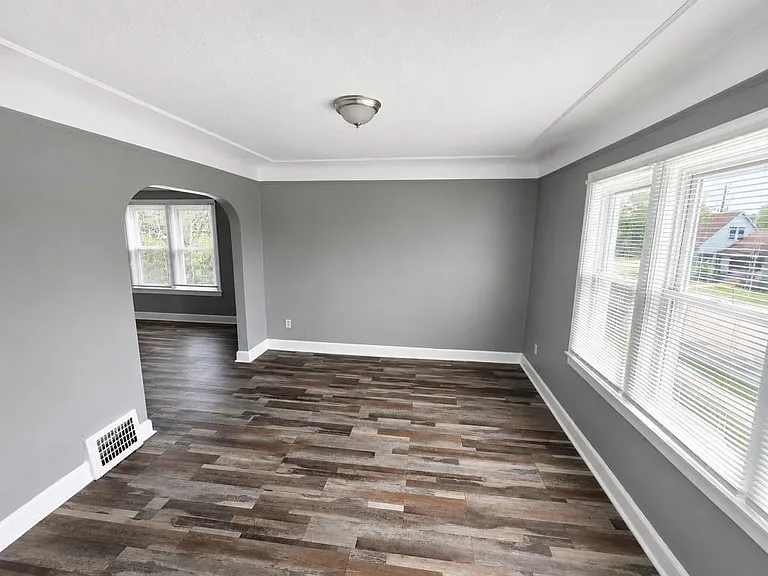 15311 Evanston St — Photo 2
