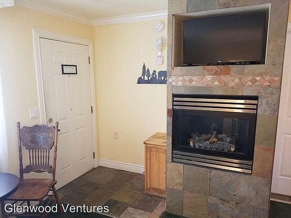 4th image of 947 Park Ave #3