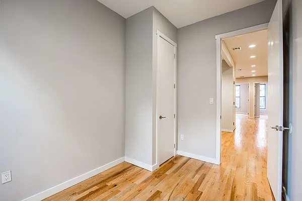 Rented by Nooklyn NYC LLC | media 13