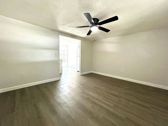 5th image of 8220 Krag Dr #8216