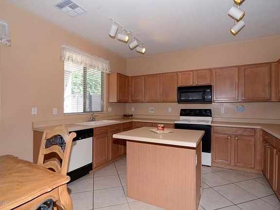 4th image of 18407 N 90th Dr
