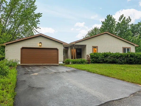901 Huron Hills Dr, Traverse City, MI 49686