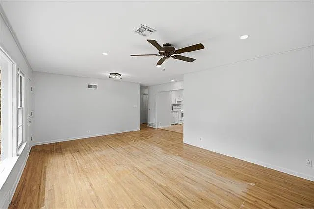 3 bed, 1.5 bath, 1227 sqft, $1,595 — Photo 3