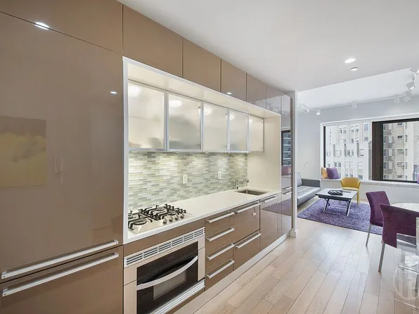 75 Wall St APT 31G, New York, NY 10005