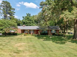 102 Hawthorne Est, Saint Louis, MO 63131