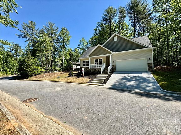 2nd image of 403 Scarlett Oak Ct NE