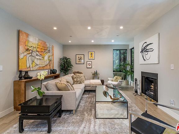 5th image of 656 N West Knoll Dr APT 102