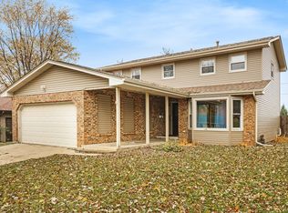 2055 Sapphire Ln, Aurora, IL 60506