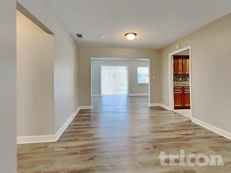 6160 Rockefeller Ave — Photo 4