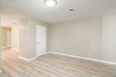 422 Cedar Ave #B — Photo 9
