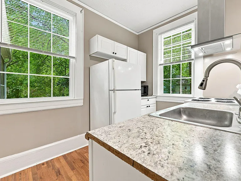 407 Coolidge St — Photo 12