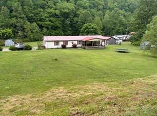 50 Crystal View Dr, Delbarton, WV 25670