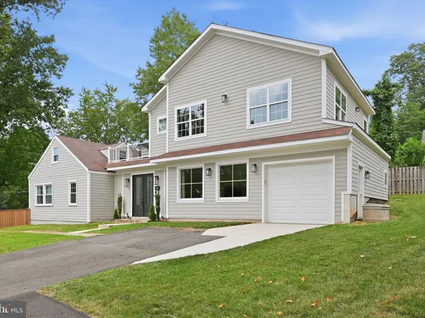 2301 Grove Ave, Falls Church, VA 22046