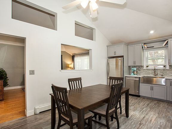 4th image of 126 Auborn Ave