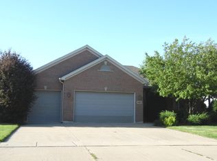 682 Hampshire Dr, Hampshire, IL 60140