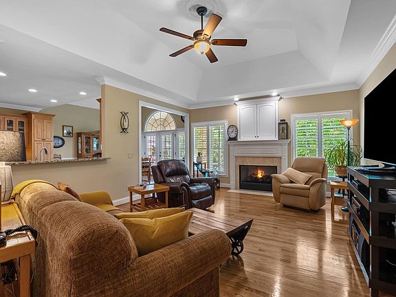 4th image of 106 Birch Meadow Dr