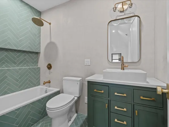 2729 Bedford Avenue image 24 of 33