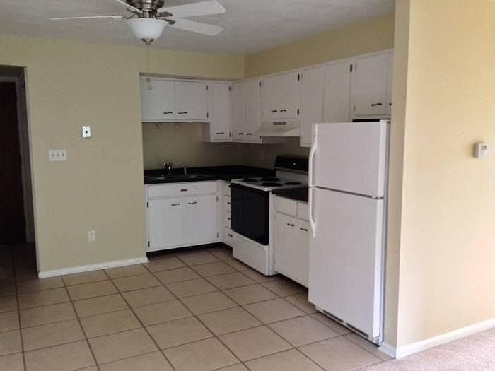 1st image of 3000 E Dorothy Ln APT 5