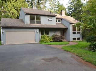 3 Wildflower Dr, Amherst, MA 01002