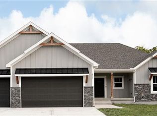 2319 Dovecott Dr, Kearney, MO 64060