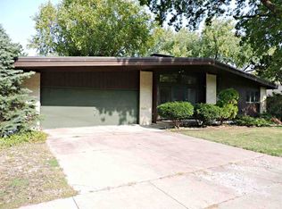 3124 W 4th St, Waterloo, IA 50701