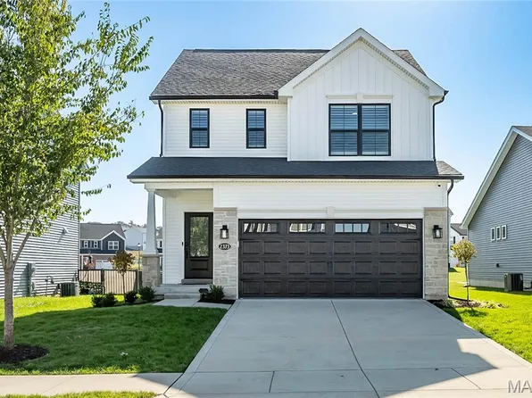 2373 Windswept Farms Dr, Eureka, MO 63025